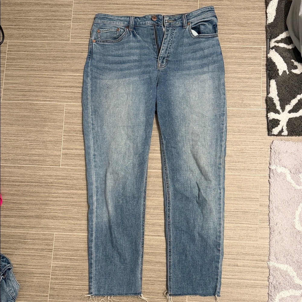 Time and Tru High Rise lightly distressed Classic Blue Women's Jeans